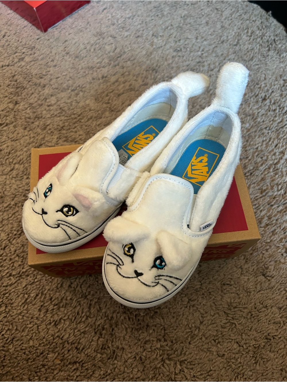 Vans Kids White Plush Cat Slip-On Sneakers with Embroidered Face